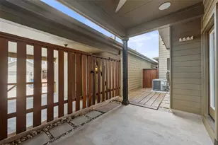 7704 Easy Wind Dr, Austin, TX 78757 - Photo 21