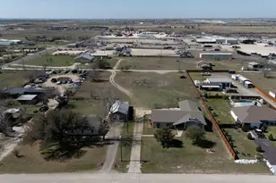61 Family Cir, Hutto, TX 78634 - Photo 27