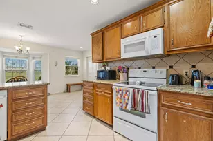 61 Family Cir, Hutto, TX 78634 - Photo 5