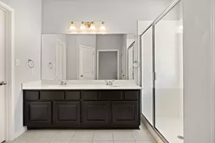 913 Centerra Hills Cir, Round Rock, TX 78665 - Photo 15