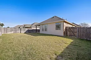 913 Centerra Hills Cir, Round Rock, TX 78665 - Photo 19