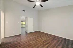 3839 SE Dry Creek Dr, Austin, TX 78731 - Photo 11