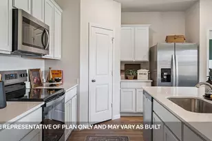 208 Southridge Trl, Marble Falls, TX 78654 - Photo 5