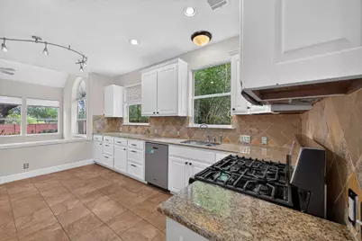 8109 Ganttcrest Drive, Austin, TX 78749 - Photo 7