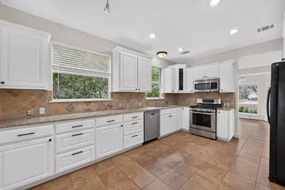 8109 Ganttcrest Drive, Austin, TX 78749 - Photo 9