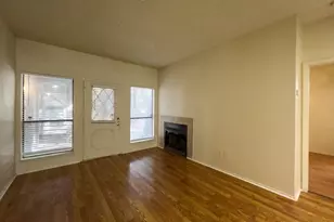806 W 24th St, Austin, TX 78705 - Photo 3