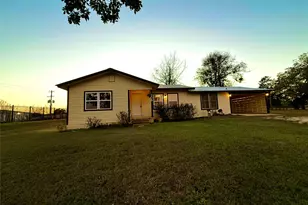 209 Co Rd 310, Rockdale, TX 76567 - Photo 1