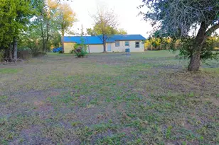 209 Co Rd 310, Rockdale, TX 76567 - Photo 33