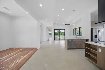 1800 Man O War Drive, Del Valle, TX 78617 - Photo 13