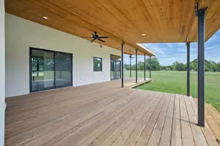 1800 Man O War Dr, Del Valle, TX 78617 - Photo 35