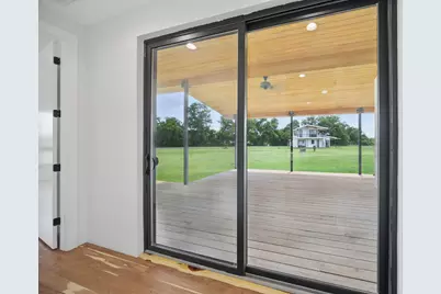 1800 Man O War Drive, Del Valle, TX 78617 - Photo 27