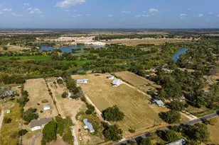 1800 Man O War Dr, Del Valle, TX 78617 - Photo 39