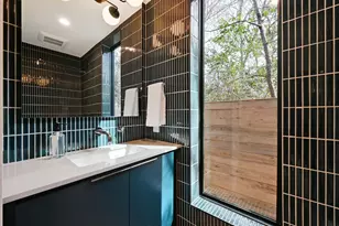 1709 Willow St, Austin, TX 78702 - Photo 13