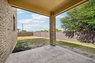 4002 King's Canyon Dr, Taylor, TX 76574 - Photo 37