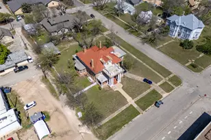 117 E 6th St, Taylor, TX 76574 - Photo 7