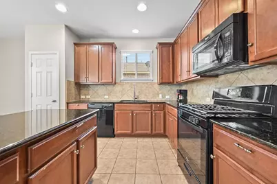 140 Lynn Crest Bend, Buda, TX 78610 - Photo 13