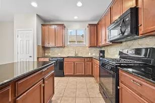 140 Lynn Crest Bend, Buda, TX 78610 - Photo 13