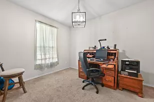 140 Lynn Crest Bend, Buda, TX 78610 - Photo 7