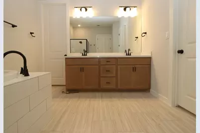 201 Bishop Wood Road, Dripping Springs, TX 78620 - Photo 7