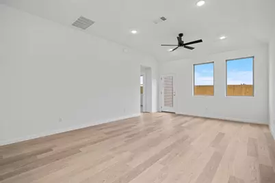 214 Hornet Street, Elgin, TX 78621 - Photo 9