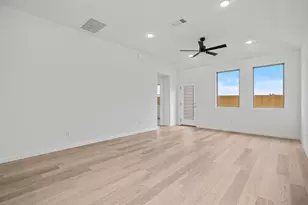 214 Hornet St, Elgin, TX 78621 - Photo 9