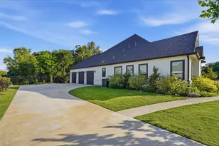 141 Blessing Ranch Estates Dr, Liberty Hill, TX 78642 - Photo 33