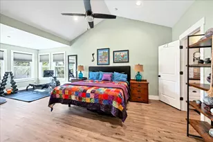 10502 W Lakeview Dr, Jonestown, TX 78645 - Photo 3