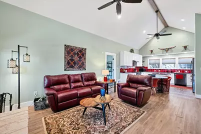 10502 W Lakeview Drive, Jonestown, TX 78645 - Photo 17