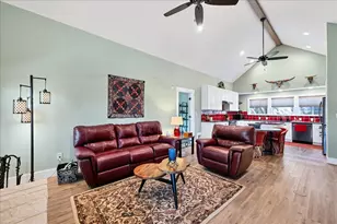 10502 W Lakeview Dr, Jonestown, TX 78645 - Photo 17