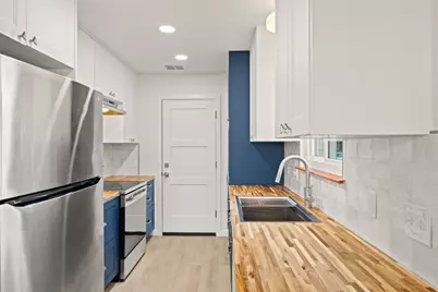 7016 Crosswood Drive, Austin, TX 78745 - Photo 17