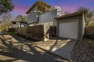1402 Singleton Ave, Austin, TX 78702 - Photo 1