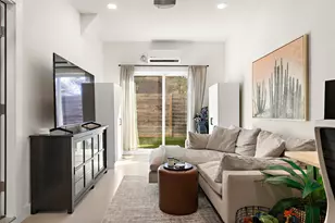 1402 Singleton Ave, Austin, TX 78702 - Photo 9