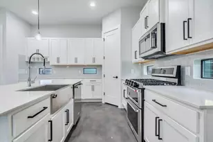 302 Irma Dr, Austin, TX 78752 - Photo 9
