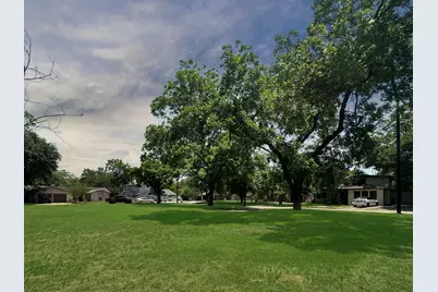 922 Booneville Avenue, New Braunfels, TX 78130 - Photo 9