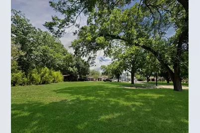 922 Booneville Avenue, New Braunfels, TX 78130 - Photo 11