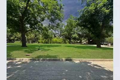 922 Booneville Avenue, New Braunfels, TX 78130 - Photo 5