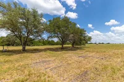 1021 E Old Hallettsville Road, Flatonia, TX 78941 - Photo 11
