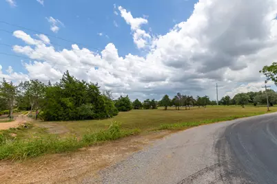 1021 E Old Hallettsville Road, Flatonia, TX 78941 - Photo 17