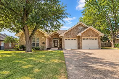 1906 Meadow Ridge Drive, Taylor, TX 76574 - Photo 3