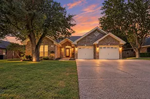 1906 Meadow Ridge Dr, Taylor, TX 76574 - Photo 1