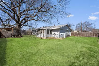 801 E Johnson Street, Burnet, TX 78611 - Photo 27