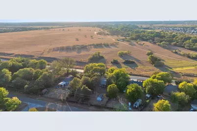 1255 Lovers Lane, Bastrop, TX 78602 - Photo 5