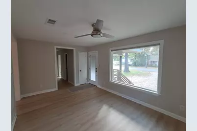 202 Jones Street, Smithville, TX 78957 - Photo 5