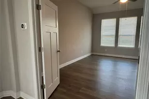 812 Karst Cv, Georgetown, TX 78628 - Photo 9