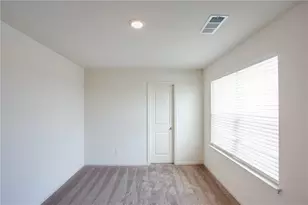 1004 Riverdale Cove, Jarrell, TX 76537 - Photo 11