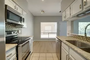 908 Poplar St, Austin, TX 78705 - Photo 3
