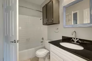 908 Poplar St, Austin, TX 78705 - Photo 13