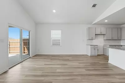 102 Childress Street, Hutto, TX 78634 - Photo 5