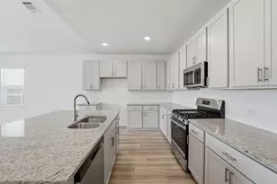 102 Childress St, Hutto, TX 78634 - Photo 3