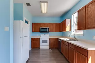 1004 W South St, Leander, TX 78641 - Photo 9